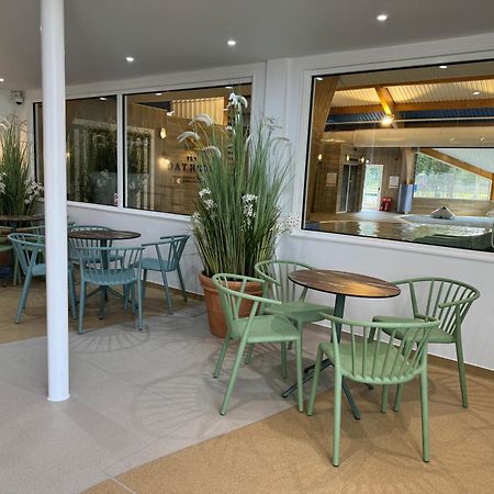 Clearwater Villa South Cerney Exterior photo