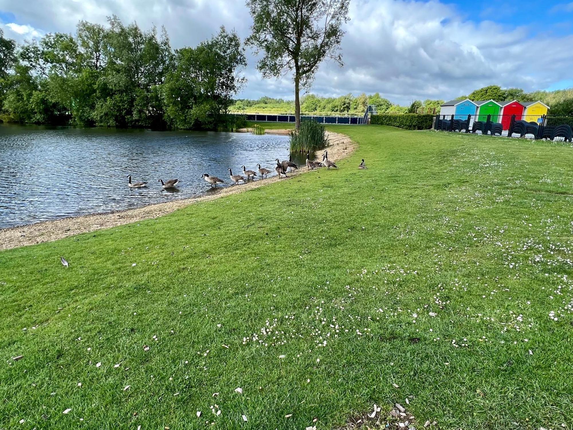 Clearwater Villa South Cerney Exterior photo